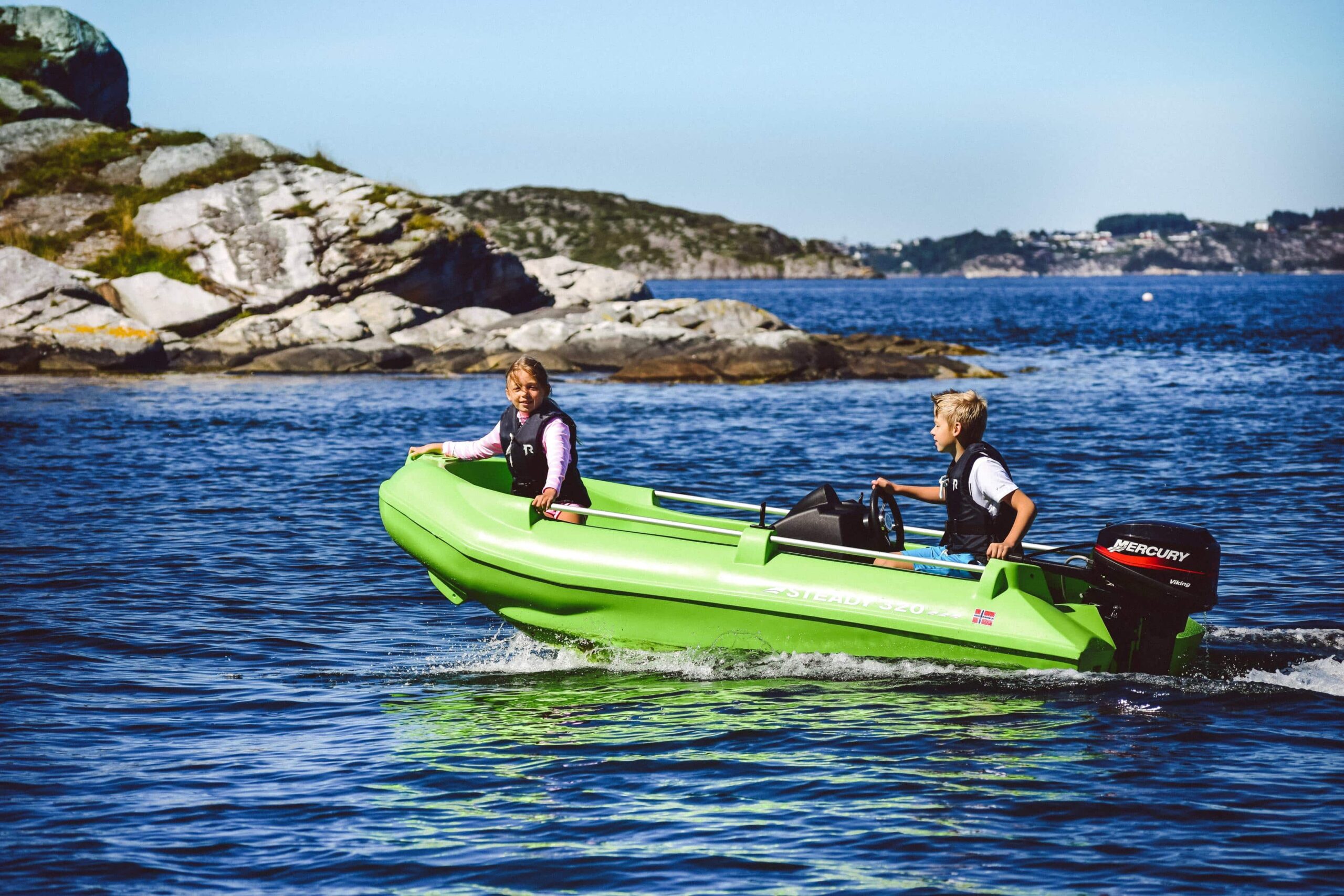 Steady by Pioner 320 Brand Id Boat